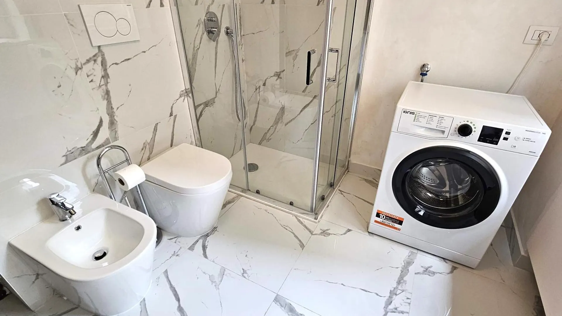 Apartment Family Comfort, Duomo 15Min Walk Away, With Parking In Front Milan