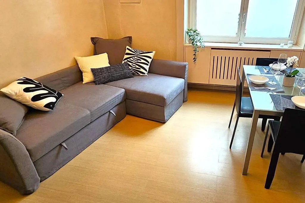 Apartment Family Comfort, Duomo 15Min Walk Away, With Parking In Front Milan Italy